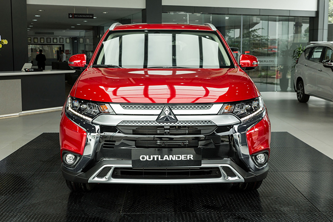 Mitsubishi Outlander đang được ưu đãi gần 100 triệu đồng - 4