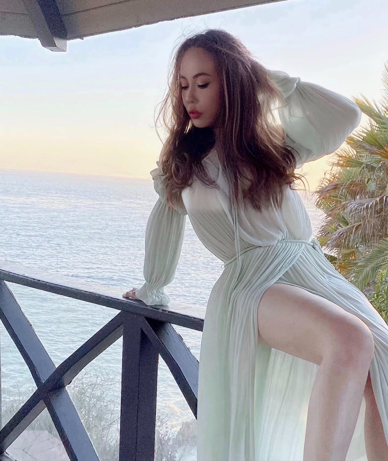 Hoài Linh kiếm tiền tỷ nhưng giản dị, em gái xinh đẹp thì sao? - 6