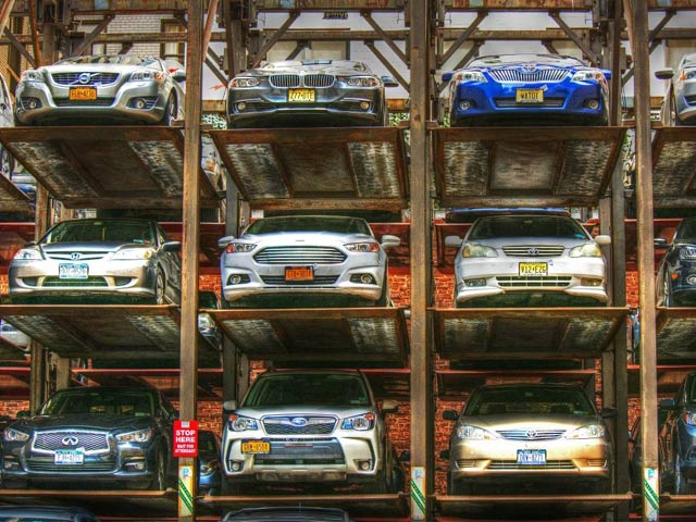 Kinh doanh - Cư dân Quận 1 sống cùng nỗi lo tìm chỗ đỗ ôtô hàng ngày