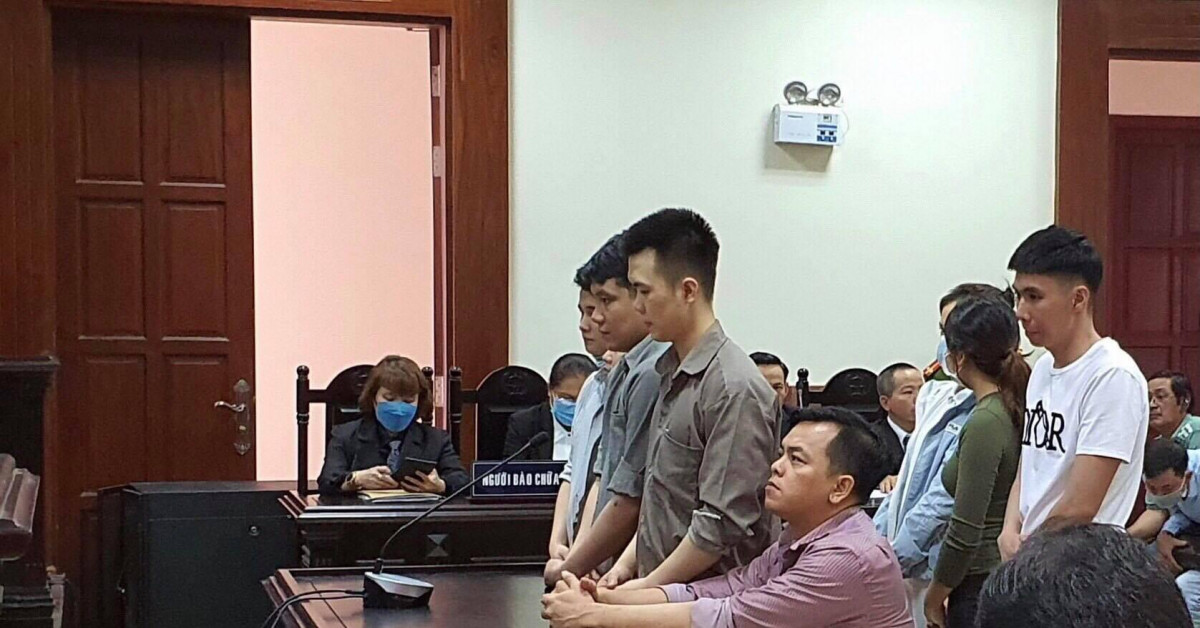 "Đại gia" đeo vàng giả Phúc XO được giảm án 2 năm tù