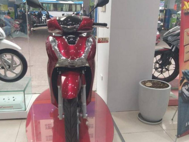 Thế giới xe - Honda SH thời điểm cuối năm bất ngờ tăng giá mạnh tại đại lý