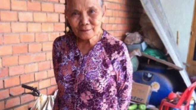Công an đã tim thấy thi thể cụ bà 79 tuổi trong bao tải ở nhà vệ sinh