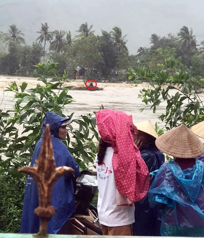 Nạn nhân sau đó được lực lượng chức năng cùng người dân địa phương giải cứu thành công