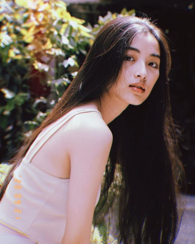 Ngay sau khi công bố được chọn vai, hình ảnh của Lan Thy được đăng tải chóng mặt trên mạng xã hội.
