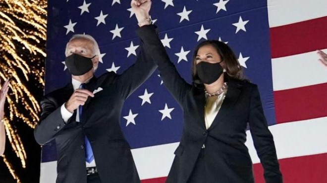 Bà Kamala Harris (liên minh, dự kiến sẽ là Phó Tổng thống nếu ứng viên đảng Dân chủ thắng cử) và ông Joe Biden luôn xuất hiện cùng nhau trong những ngày quan trọng này - ảnh tư liệu.