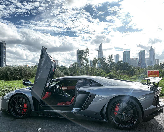 Lamborghini Aventador "sang tay" nữ doanh nhân Việt thay áo hồng nổi bật - 6