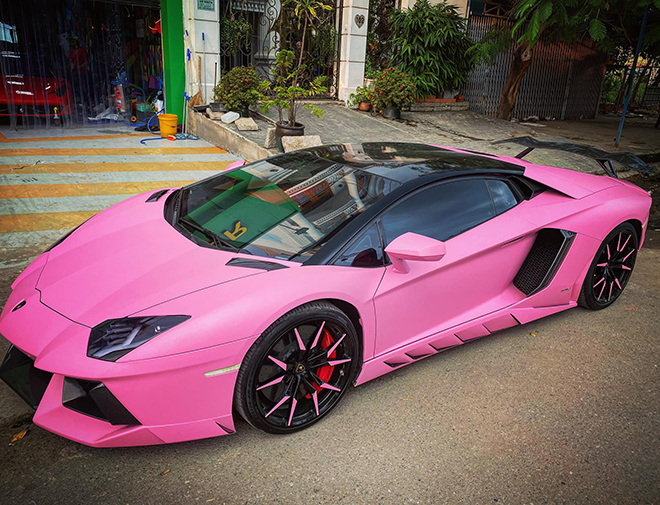 Lamborghini Aventador "sang tay" nữ doanh nhân Việt thay áo hồng nổi bật - 2