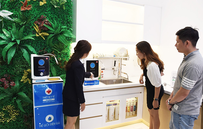 Khu bếp mô phỏng giúp khách hàng dễ dàng trải nghiệm lắp máy sao cho đẹp mắt