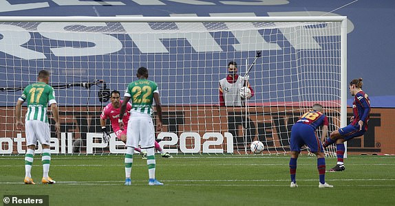 Video highlight trận Barcelona - Betis: Messi thăng hoa, sửa sai cho "tội đồ" Griezmann - 1