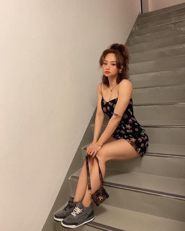 Miu Lê diện váy ngắn sexy, Amee biến hóa áo khoác thành chân váy cực cá tính - 2