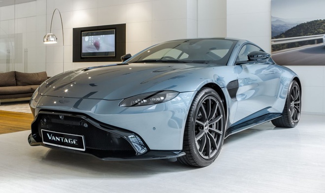 Aston Martin Vantage có thêm phiên bản "Hiệp sĩ Bóng Đêm"