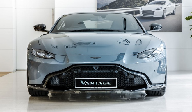 Aston Martin Vantage có thêm phiên bản "Hiệp sĩ Bóng Đêm" - 2