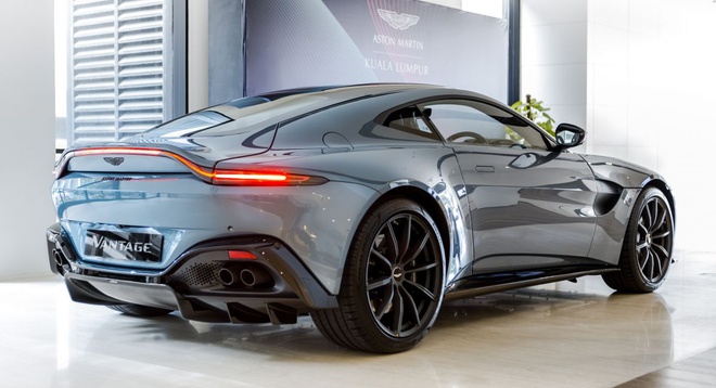 Aston Martin Vantage có thêm phiên bản "Hiệp sĩ Bóng Đêm" - 7