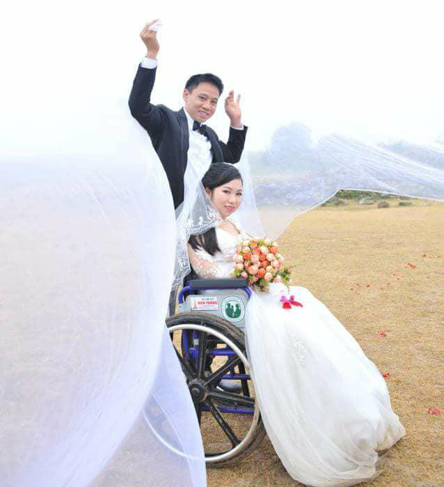 Soái ca 8X tiết lộ lý do "nguyện làm đôi chân" cho người vợ khuyết tật - 7