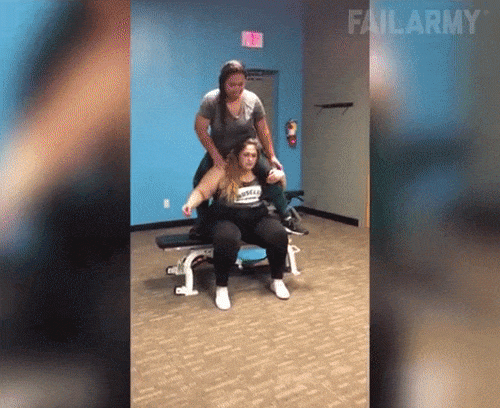 Khoảnh khắc trong phòng gym khiến người khác phải "đứng tim" - 5