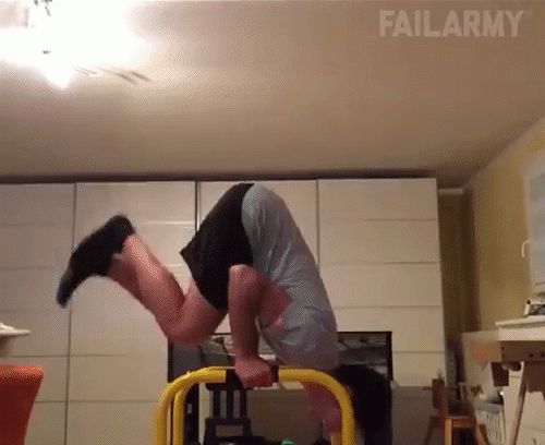 Khoảnh khắc trong phòng gym khiến người khác phải "đứng tim" - 9