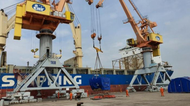 Trao đổi với Báo Giao thông, lãnh đạo cảng Hoàng Diệu (Hải Phòng) cho biết: Các bộ phận của robot đào hầm(TBM) của dự án đường sắt đô thị Nhổn - ga Hà Nội cập cảng Hoàng Diệu vào lúc 6h ngày 28/10/2020