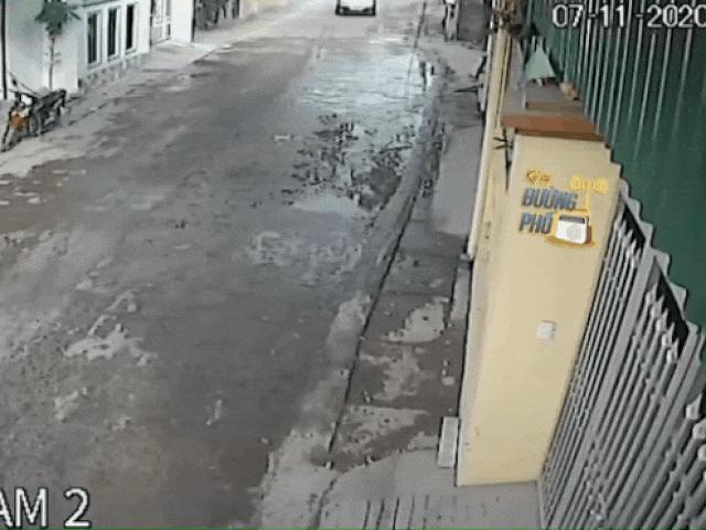 Media - Ô tô lao như tên bắn, suýt "đoạt mạng" người phụ nữ đi xe đạp