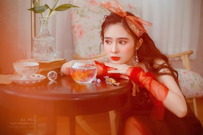 Cô nàng khá năng nổ trong các hoạt động trường, lớp.&nbsp;
