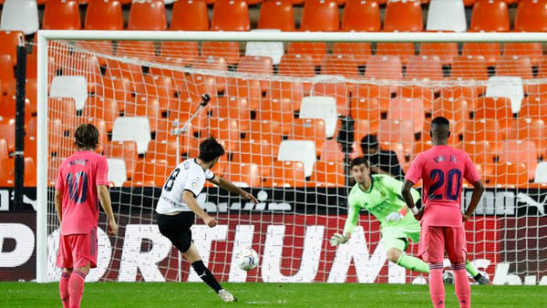 Trực tiếp bóng đá Valencia - Real Madrid: Ác mộng chấm dứt (Hết giờ) - 2