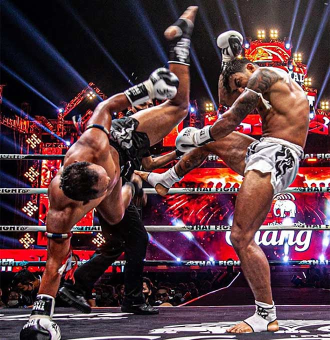 Saenchai tung tuyệt kỹ&nbsp;cú đá xe đạp trứ danh trước Danilo&nbsp;