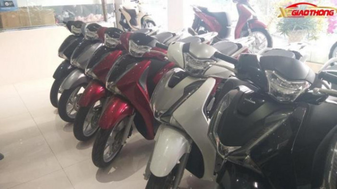 Honda SH thời điểm cuối năm bất ngờ tăng giá mạnh tại đại lý - 1