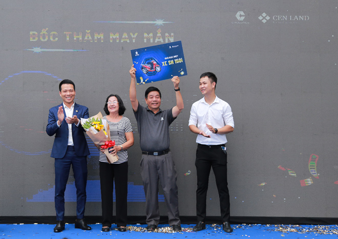Cư dân C-Sky View may mắn trúng thưởng xe SH 150i.