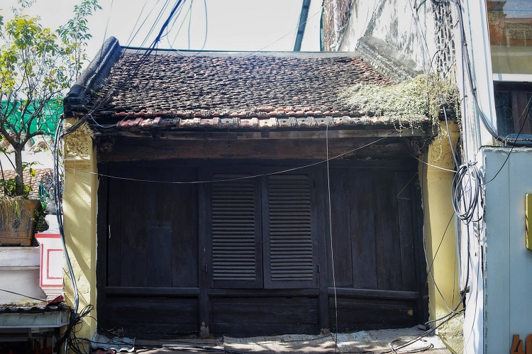 Khám phá “báu vật” nhà cổ 130 tuổi được làm từ gỗ lim độc nhất Hà Nội - 9