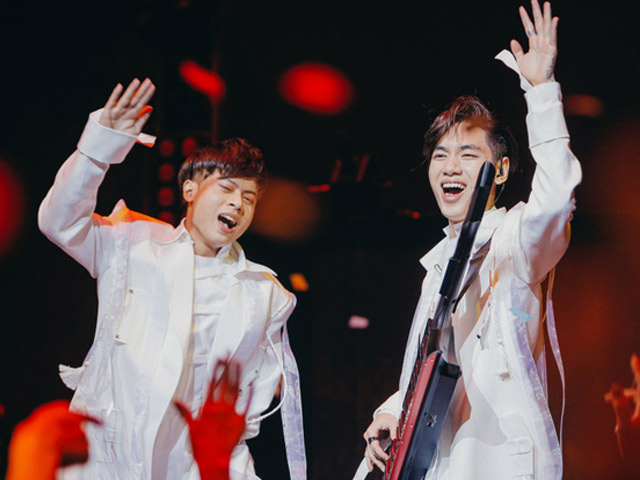 Phim - K-ICM kết đôi "gà chiến" mới, đứng chung sân khấu với dàn sao Hàn đình đám