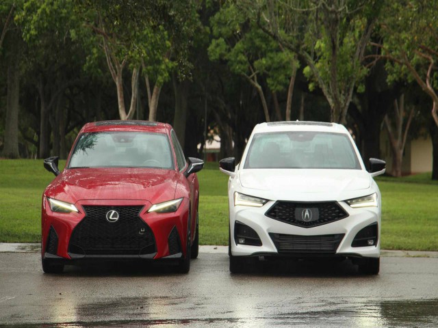 Ô tô - 2021 Lexus IS đấu 2021 Acura TLX: Cả hai đều mang theo "súng lớn"