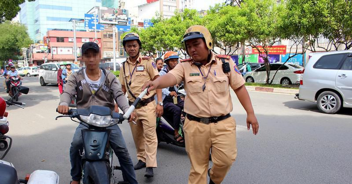 Tin tức trong ngày - CSGT TP.HCM tiếp tục dừng xe dù không có lỗi tới ngày 31-12