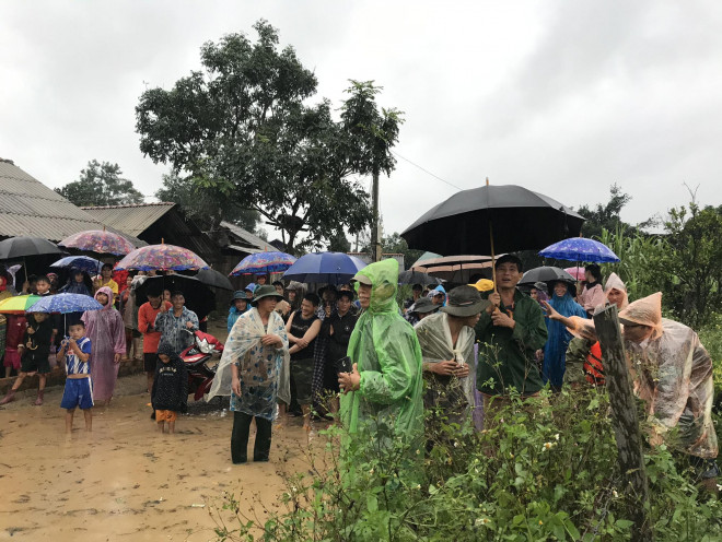 Dự án triển khai hơn 10 năm nhưng đến nay khu vực lòng hồ vẫn chưa được giải phóng mặt bằng
