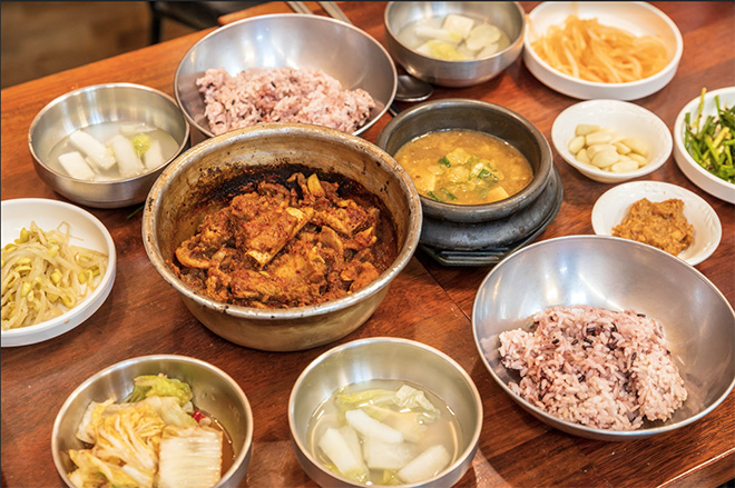 Món sườn lợn om hấp dẫn khó cưỡng