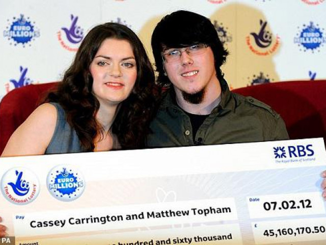 Bạn trẻ - Cuộc sống - Ngỡ ngàng cuộc sống của chàng họa sĩ sau 8 năm kể từ khi trúng giải độc đắc hơn 1,3 nghìn tỷ đồng