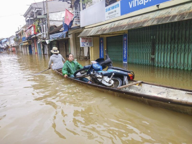 Tin tức trong ngày - Phố cổ Bao Vinh ngập trong nước lũ
