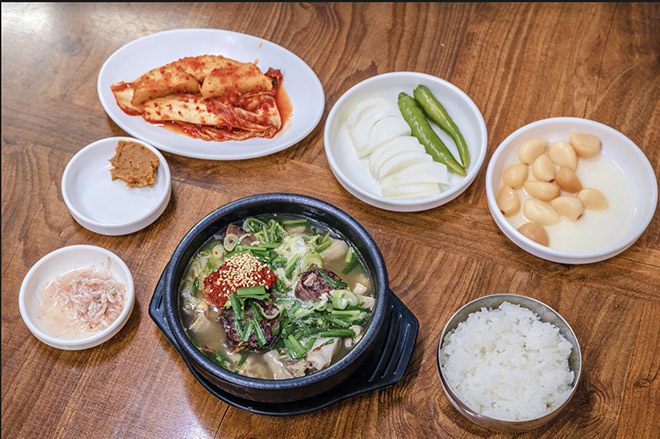 Món Gukbap nổi tiếng tại chợ ga Songjeong 1913