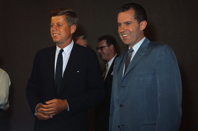 Cuộc bầu cử năm 1960 diễn ra giữa ứng viên đảng Dân chủ John F. Kennedy và đương kim Phó Tổng thống Mỹ Richard Nixon.