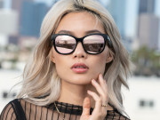 Công nghệ thông tin - Độc đáo kính mát phát nhạc với cặp loa vô hình