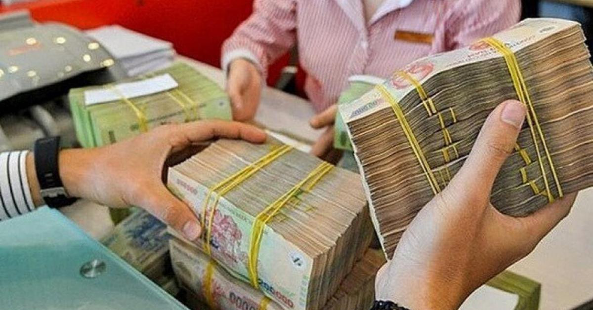 Kinh doanh - Lãi suất giảm chưa từng có, tiền nhàn rỗi vẫn chảy mạnh về “kho”