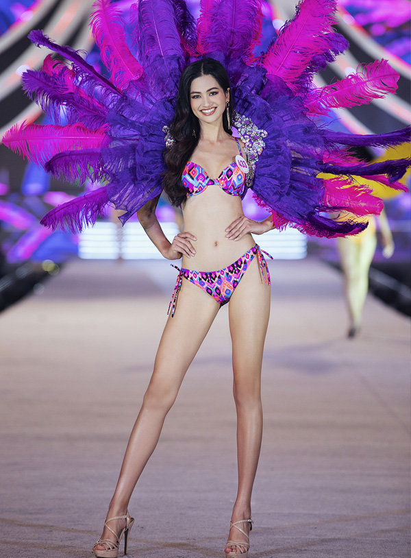 "Ngã ngửa" với phiên bản lỗi Victoria's Secret Show của Hoa hậu Việt Nam 2020 - 14