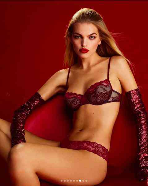 Daphne Groeneveld quyến rũ và nóng bỏng 'rực lửa' với nội y - 7