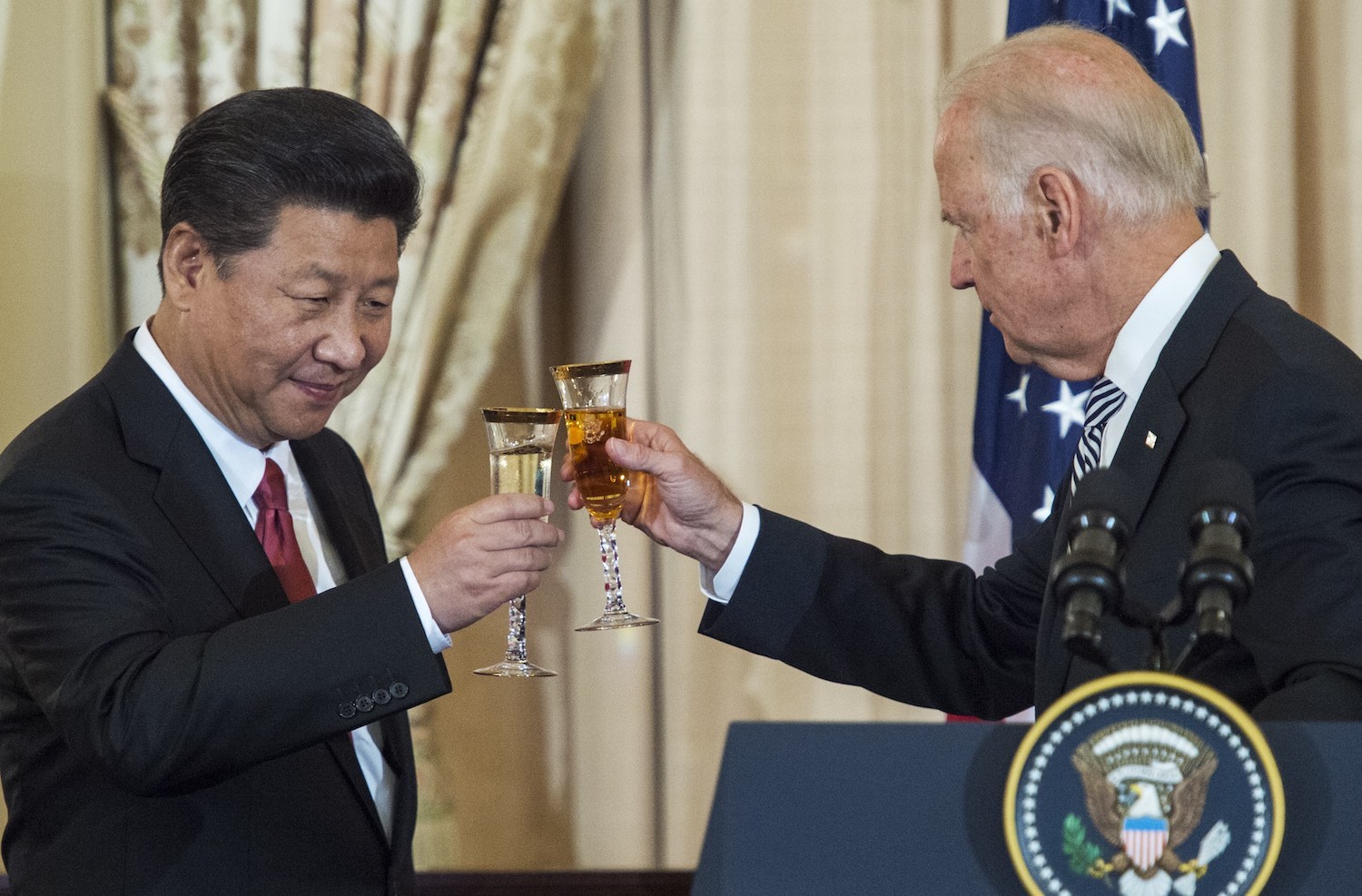 Ông Biden và Chủ tịch Trung Quốc Tập Cận Bình trong một cuộc gặp (ảnh: SCMP)