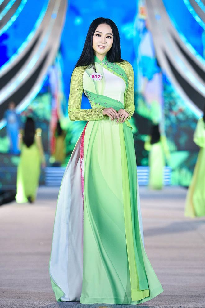 Trước đó, Trà My đã có chiến thắng nghẹt thở khi được “cứu” nhờ bình chọn của khán giả trong đêm Bán kết toàn quốc Hoa hậu Việt Nam 2020. "Lúc đó em cảm thấy như nghẹt thở, thực sự vỡ oà trong hạnh phúc vì tình cảm mà mọi người dành cho mình. Chắc chắn là em rất trân trọng cơ hội thứ hai này và sẽ thật cố gắng trong các hoạt động ở vòng chung kết sắp tới để không phụ sự yêu thương của mọi người" - Trà My nói.