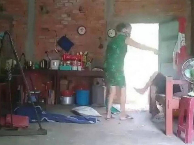 Pháp luật - Truy tố người phụ nữ đánh đập mẹ ruột 79 tuổi vì không để lại tài sản