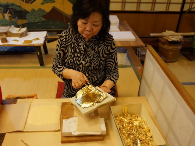 Ẩm thực - "Chói mắt" trước những món ăn dát vàng vô cùng sang trọng và tinh tế