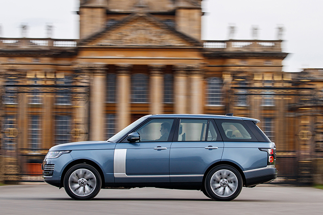SUV hạng sang Range Rover giảm giá chính hãng gần cả tỷ đồng - 2