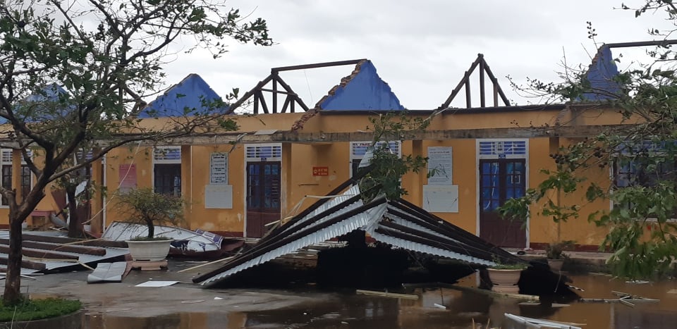 Bão số 13 đã gây nhiều thiệt hại cho các tỉnh miền Trung. Ảnh: Người lao động