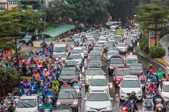 Trên đường Láng Hạ