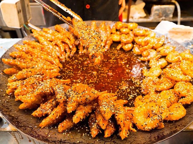 Món ăn vặt hấp dẫn không thể chối từ ở chợ Mangwon