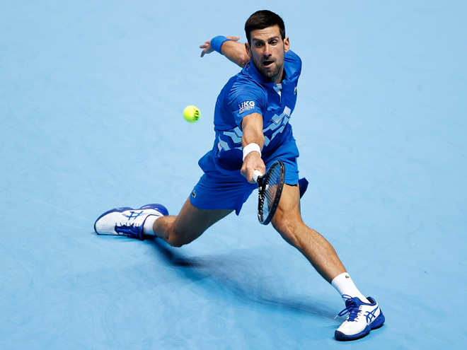Djokovic để mất break trước&nbsp;